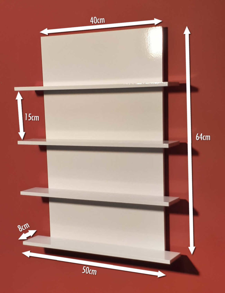 Cotes de l'étagère : 50 cm de large, 64 cm de haut, 15 cm entre les niveaux