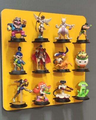 Présentoir mural pour 12 Amiibo garni de 12 Amiibo, vue de face